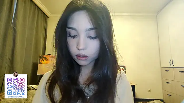 Qwami Amie online show from January 17, 4:27 am