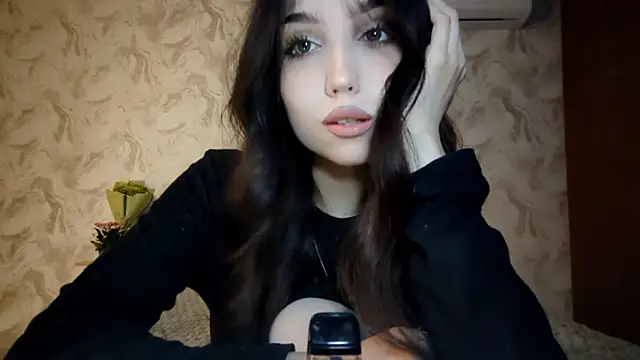 Qwami Amie online show from March 15, 2:24 pm