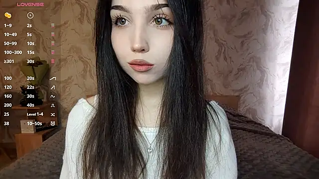 Qwami Amie online show from April 5, 11:50 am