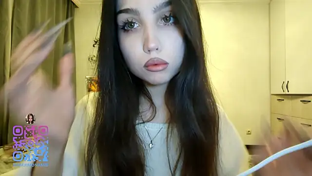 Qwami Amie online show from February 14, 2:34 am