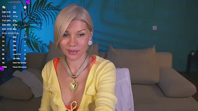 Snapshot of Lindsi_Luvviv chatting on May 23, 4:06 pm Lindsi Luvviv online show from May 23, 4:06 pm
