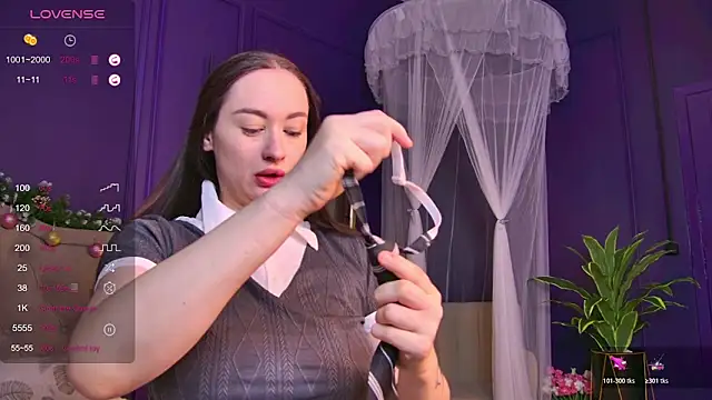 sasha strip online show from December 18, 6:07 am