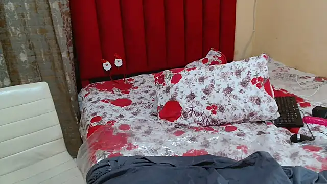 ChoklitBerryXX online show from December 17, 9:20 pm