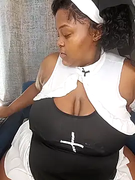ChoklitBerryXX online show from May 3, 7:13 am