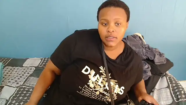 ChoklitBerryXX online show from February 7, 11:29 am