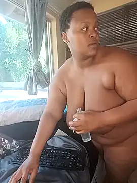 ChoklitBerryXX online show from February 26, 6:02 am