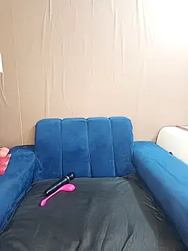 ChoklitBerryXX online show from March 18, 7:15 pm