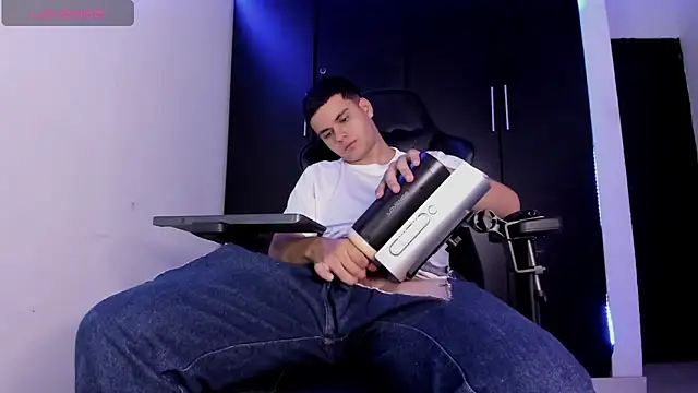 Liam Mateo online show from April 3, 5:14 am