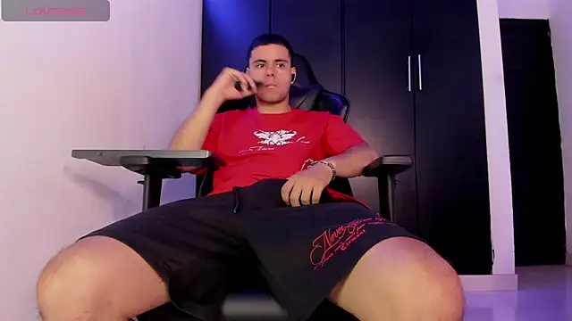 Liam Mateo online show from April 21, 11:11 pm