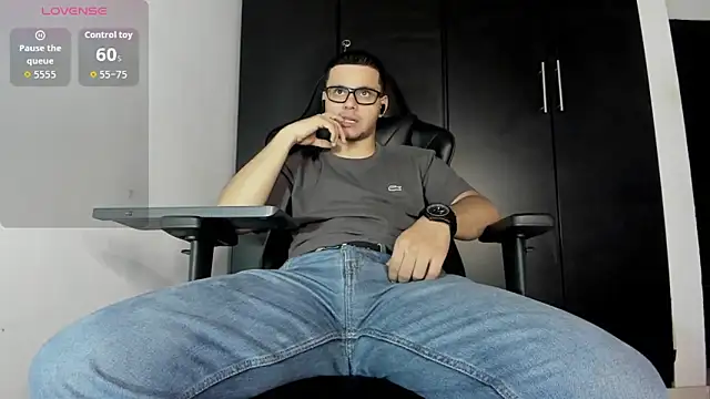 Liam Mateo online show from January 14, 3:43 am