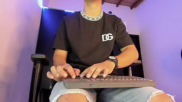 Liam Mateo online show from June 16, 8:03 am