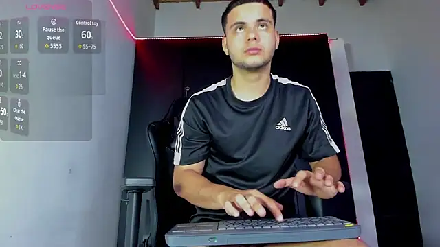 Liam Mateo online show from December 21, 4:47 am