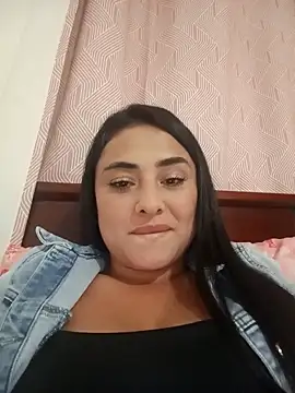 Snapshot of sara_nina chatting on December 17, 2:38 am sara nina online show from December 17, 2:38 am