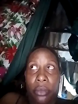 Snapshot of vayolletd chatting on December 17, 12:48 am vayolletd online show from December 17, 12:48 am