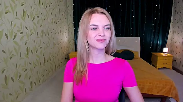 LunaFlinn online show from February 9, 4:32 am