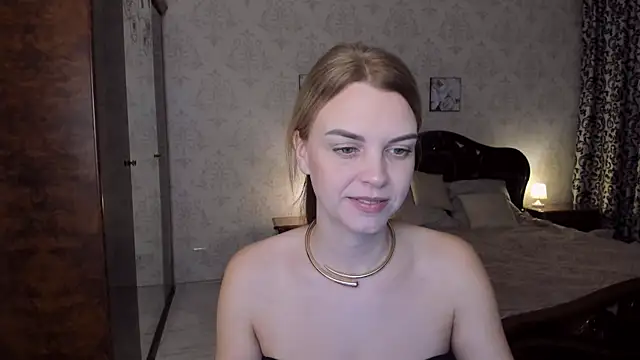 LunaFlinn online show from February 6, 4:30 am