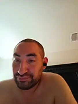 Brandon Lee83xh online show from February 7, 8:00 am