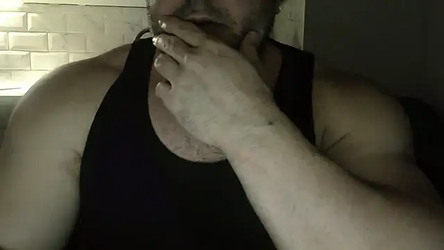 Snapshot of WildJohn_XX chatting on December 14, 9:53 pm WildJohn XX online show from December 14, 9:53 pm