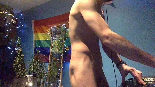 nutt max online show from December 23, 1:27 am