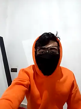 Aminosh online show from December 15, 8:25 pm