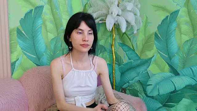 Dedra Dixon online show from April 18, 7:07 pm