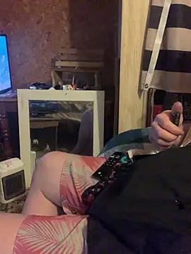 Snapshot of Ldnick69 chatting on February 6, 9:16 am Ldnick69 online show from February 6, 9:16 am