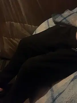 Snapshot of Ldnick69 chatting on February 7, 1:24 am Ldnick69 online show from February 7, 1:24 am