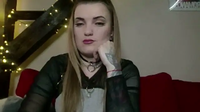 VanessaHard online show from February 5, 8:15 pm