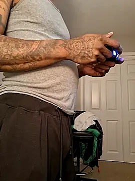 Rizzle9800 online show from February 8, 8:01 am