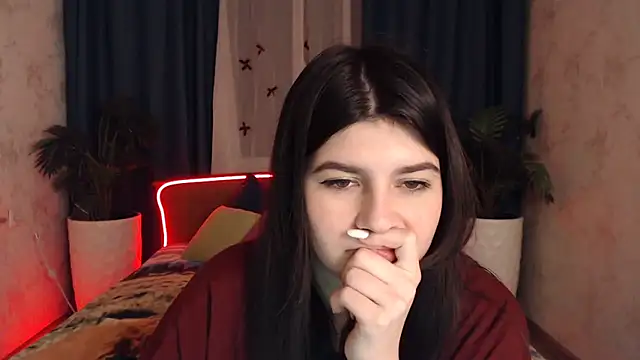 KisaModel online show from February 6, 1:18 pm