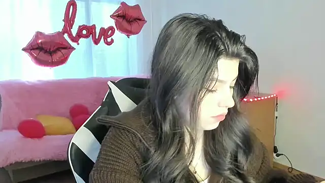 KisaModel online show from February 17, 5:49 am