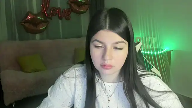 KisaModel online show from April 21, 8:48 pm