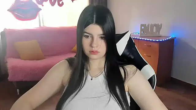 KisaModel online show from May 3, 1:33 am