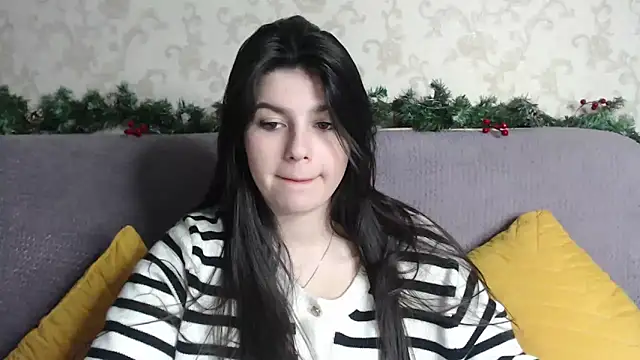 KisaModel online show from February 1, 9:35 pm