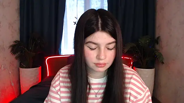 KisaModel online show from February 5, 8:21 am