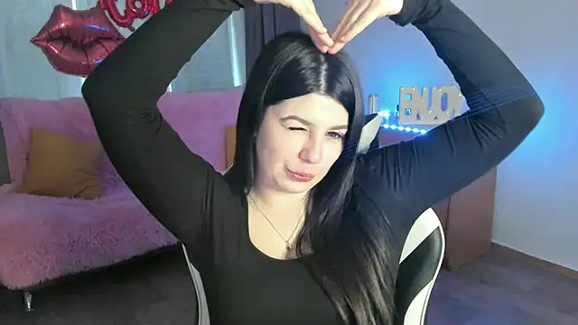 KisaModel online show from May 8, 10:57 pm