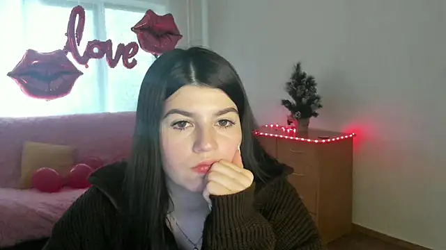 KisaModel online show from March 1, 8:03 am