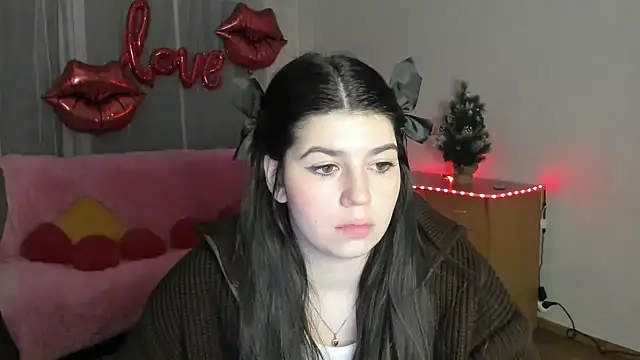 KisaModel online show from February 16, 4:27 pm