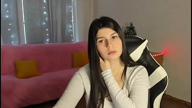 KisaModel online show from December 22, 8:25 am