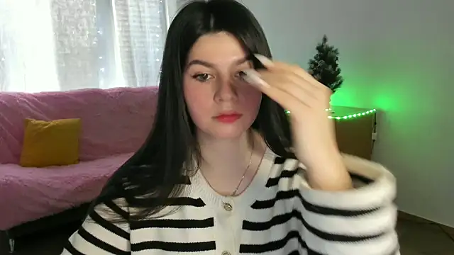 KisaModel online show from February 1, 8:12 am