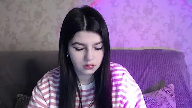 KisaModel online show from March 24, 1:05 am