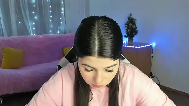 KisaModel online show from February 11, 12:43 am