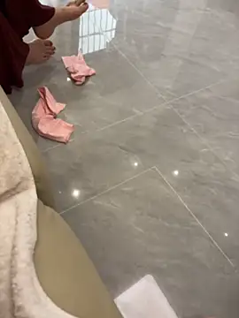 qwe522522 online show from April 11, 5:37 am