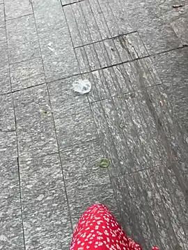 qwe522522 online show from April 16, 7:09 am