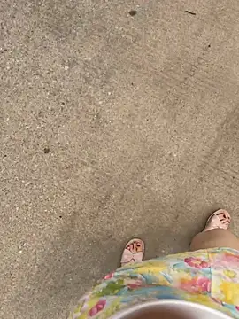 qwe522522 online show from April 14, 5:23 am