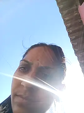 Snapshot of Chayna_singh chatting on February 15, 7:51 am Chayna singh online show from February 15, 7:51 am