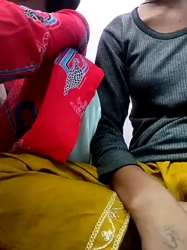 Snapshot of RV_525 chatting on December 16, 5:44 am RV 525 online show from December 16, 5:44 am