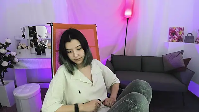 Snapshot of SirenMystiq chatting on June 11, 2:47 pm SirenMystiq online show from June 11, 2:47 pm