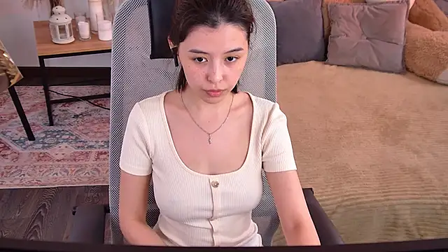Snapshot of SirenMystiq chatting on June 12, 1:53 pm SirenMystiq online show from June 12, 1:53 pm