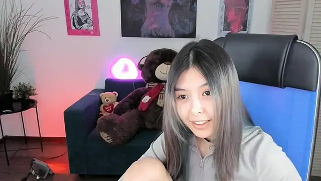 Snapshot of SirenMystiq chatting on December 16, 4:11 pm SirenMystiq online show from December 16, 4:11 pm